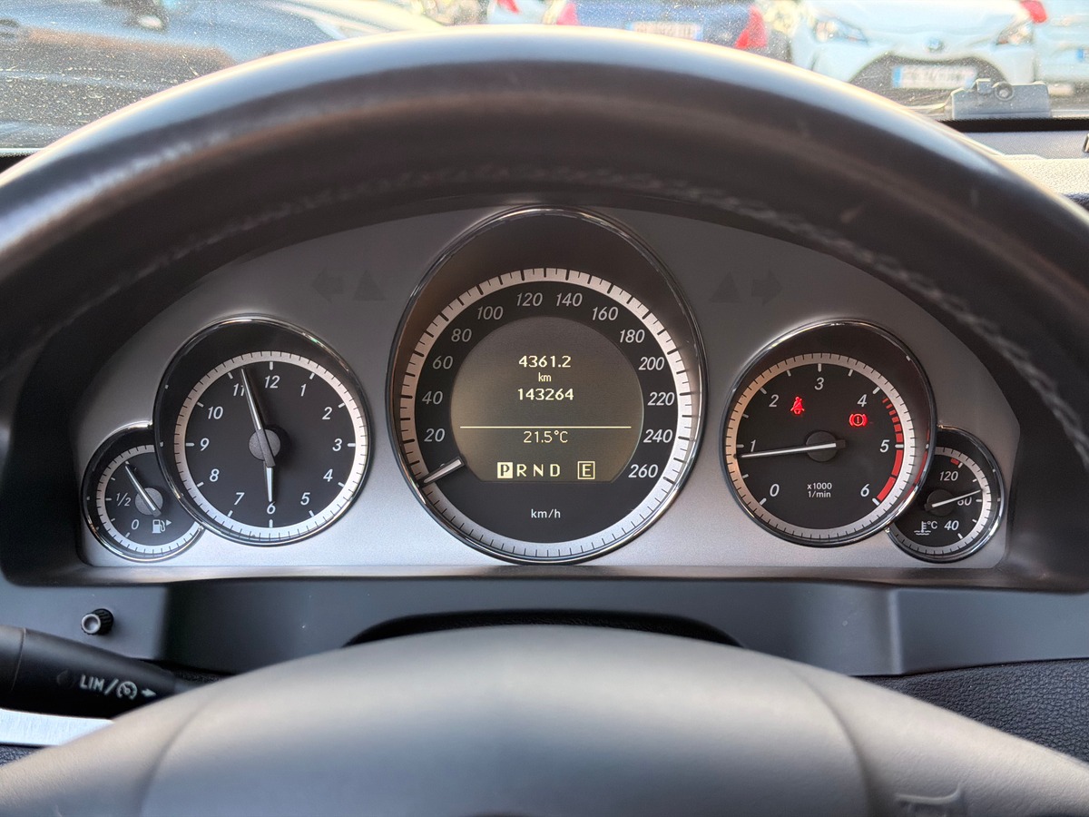 Mercedes-Benz Classe E (207) Avantgarde Phase 2 Coupé 220 CDi 2.1 CDI 7G-TRONIC 163 cv - Boîte auto