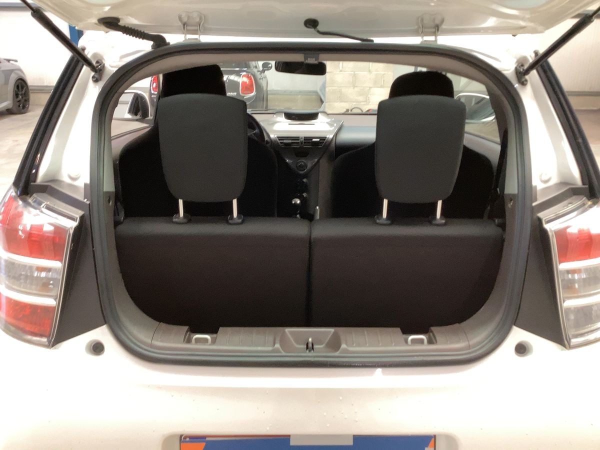 Toyota iQ 1.0 VVTi 68