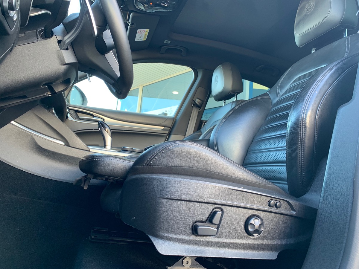 Alfa Romeo Stelvio 210 | Turismo | Toit ouvrant Panoramique | Attelage | Jantes 20" | Caméra recul