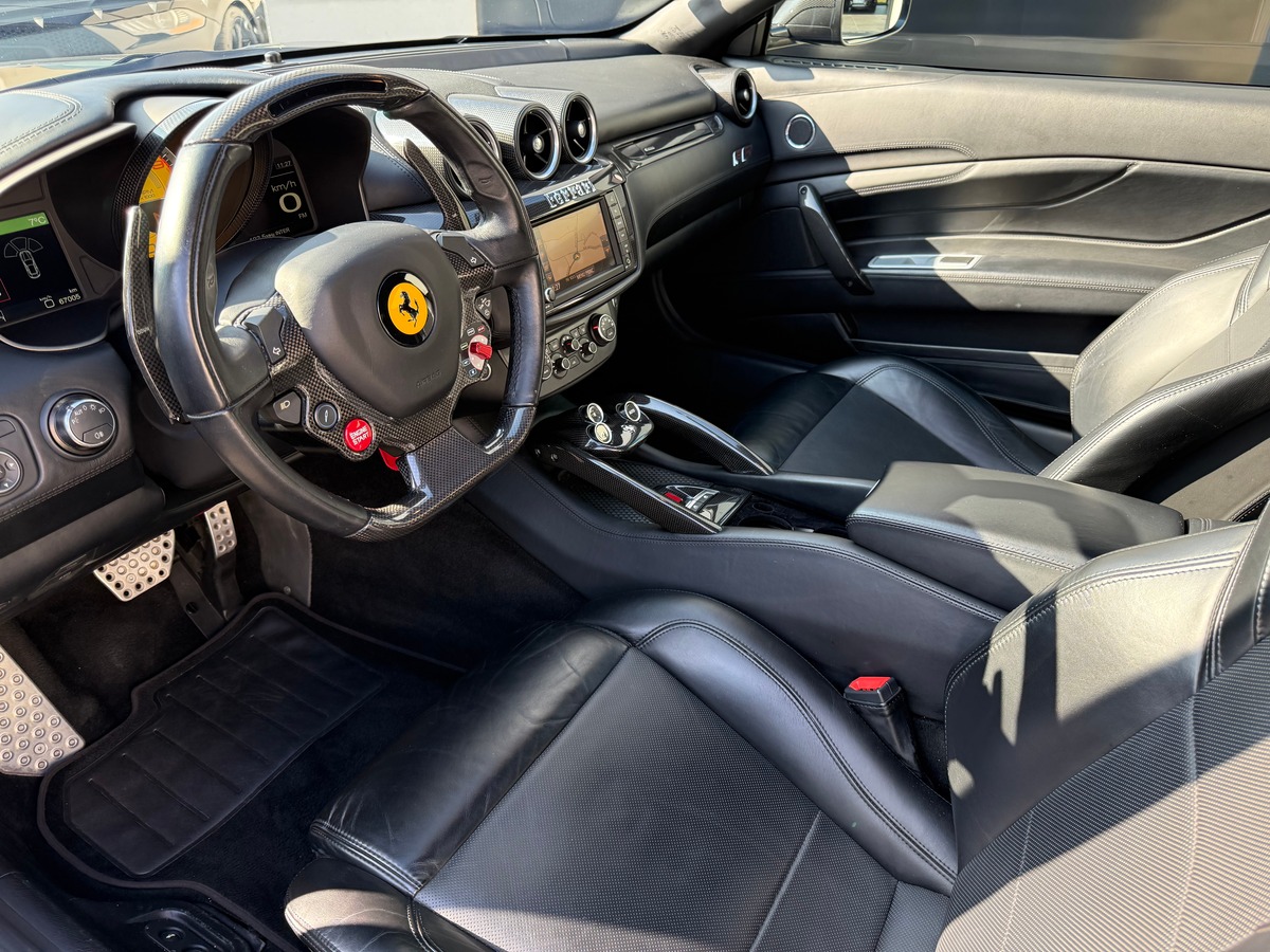 Ferrari Ff V12 / CARNET / 67009 KMS