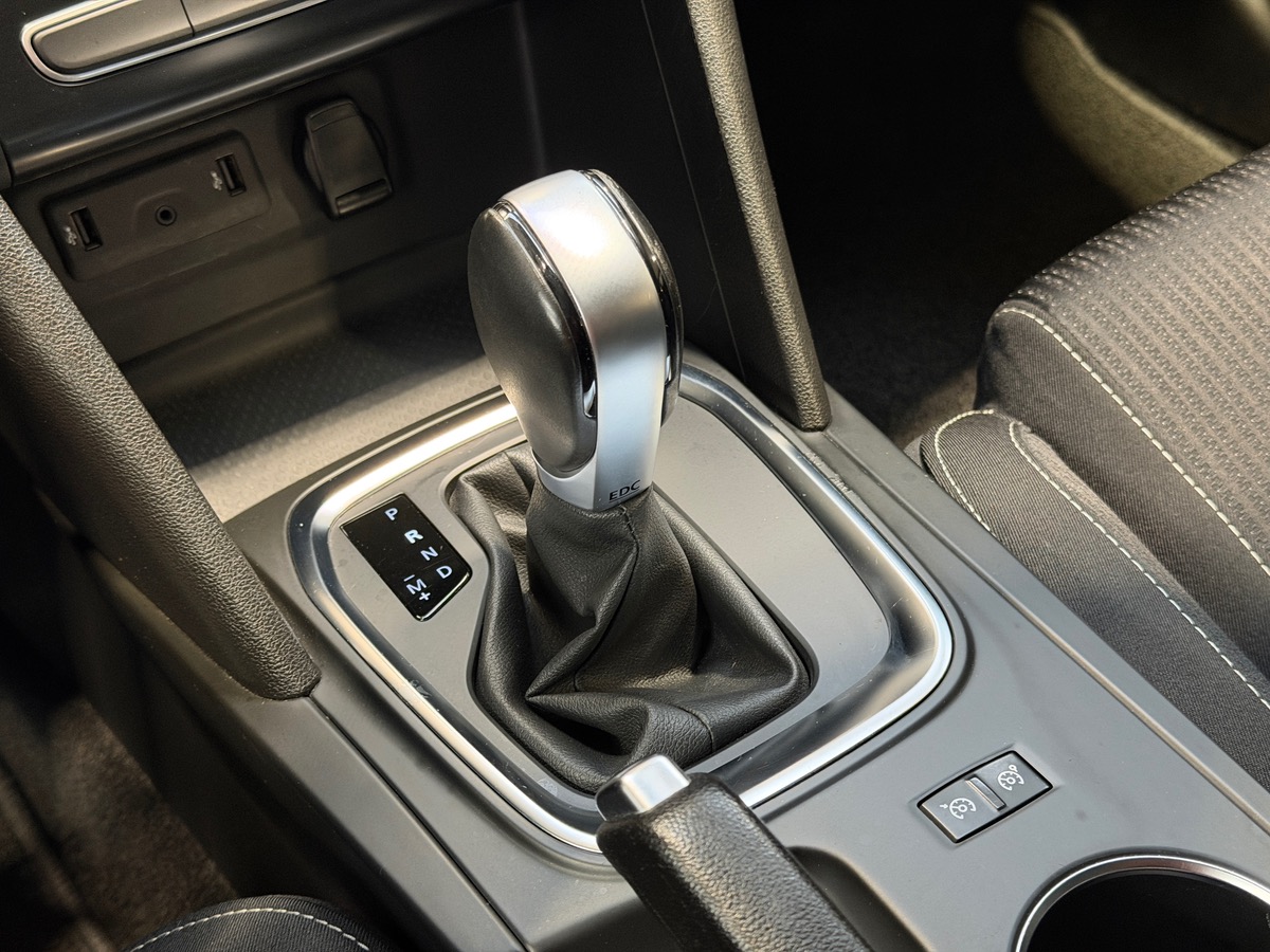 RENAULT Megane IV Blue DCI 115 cv EDC Business