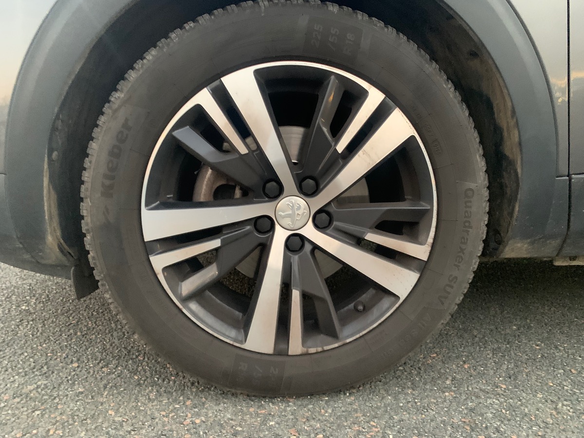 Peugeot 3008 130 | GT LINE | Mirror Screen | Pack City 1 | Full LED Technology | Phares Adaptatifs