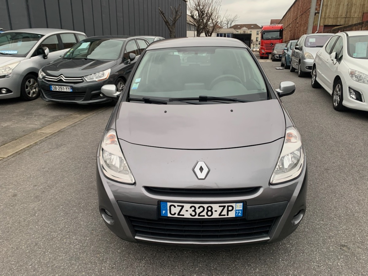 RENAULT Clio 1.5 DCI 75 CV Tom -Tom 4XCB