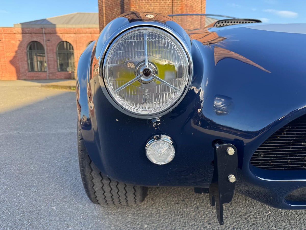 AC Cobra 289 FIA 6.4/390 Edelbrock 450cv - Restauré