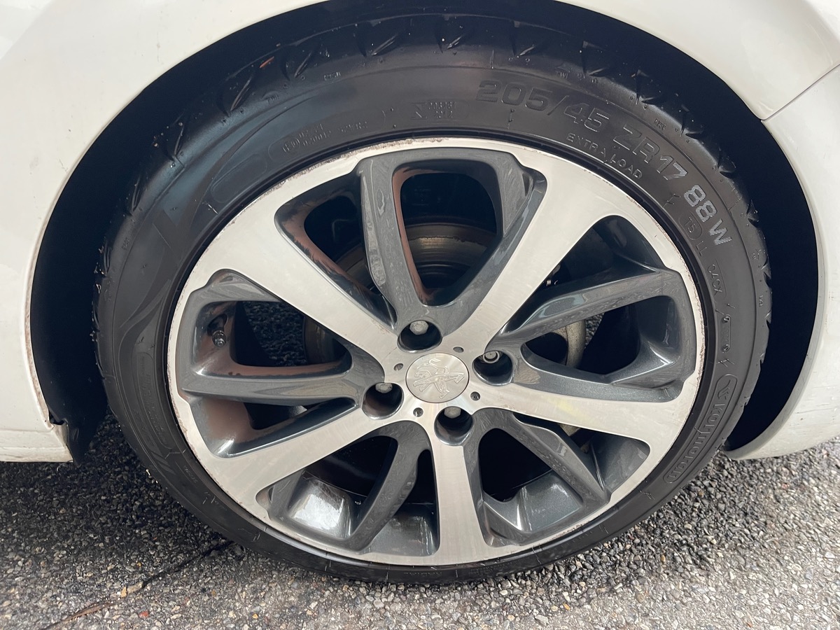 Peugeot 208 1.6 VTI 120 CV / KM Réel / Toit Panoramique / Féline /GPS /Jantes