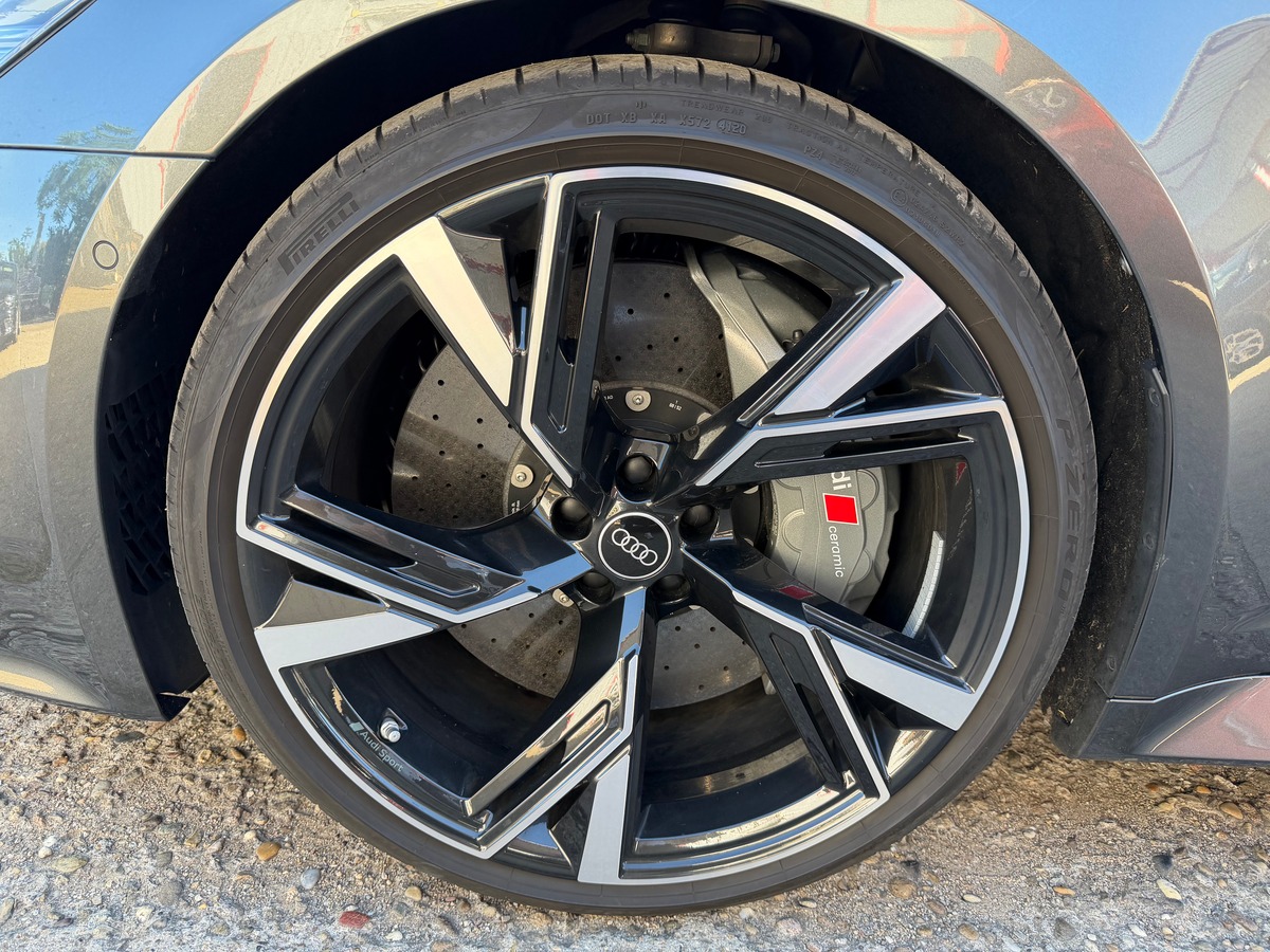 Audi RS6 Avant C8 4.0 V8 600ch FREIN CERAMIQUE / TOIT PANORAMIQUE / SIEGE AV CHAUFFANT VENTILE