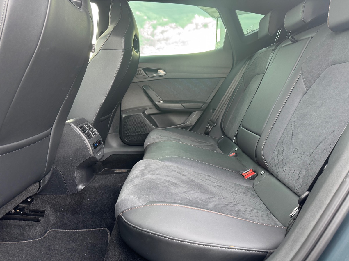 Cupra FORMENTOR E-HYBRID 204 | V | Pack Audio SENNHEISER | JA 19 Sandstorm cuivrées | Caméra Recul