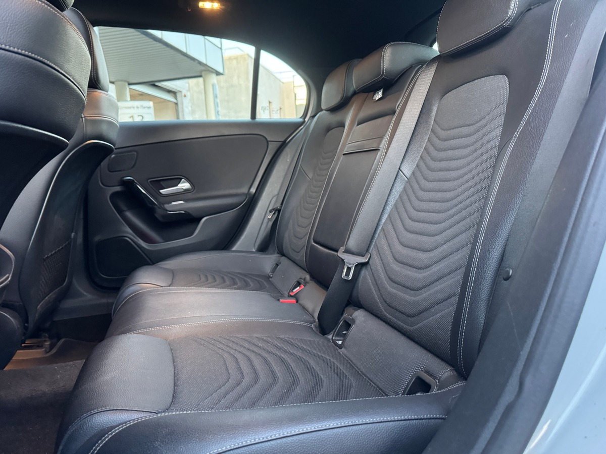 Mercedes-Benz Classe A 180 d 1.5 d 7G-DCT 116 cv Boîte auto Sièges Chaufants/ Electriques