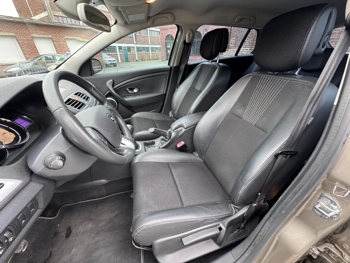 RENAULT Megane III Break 1.5 dCi 110 Privilege - Garantie