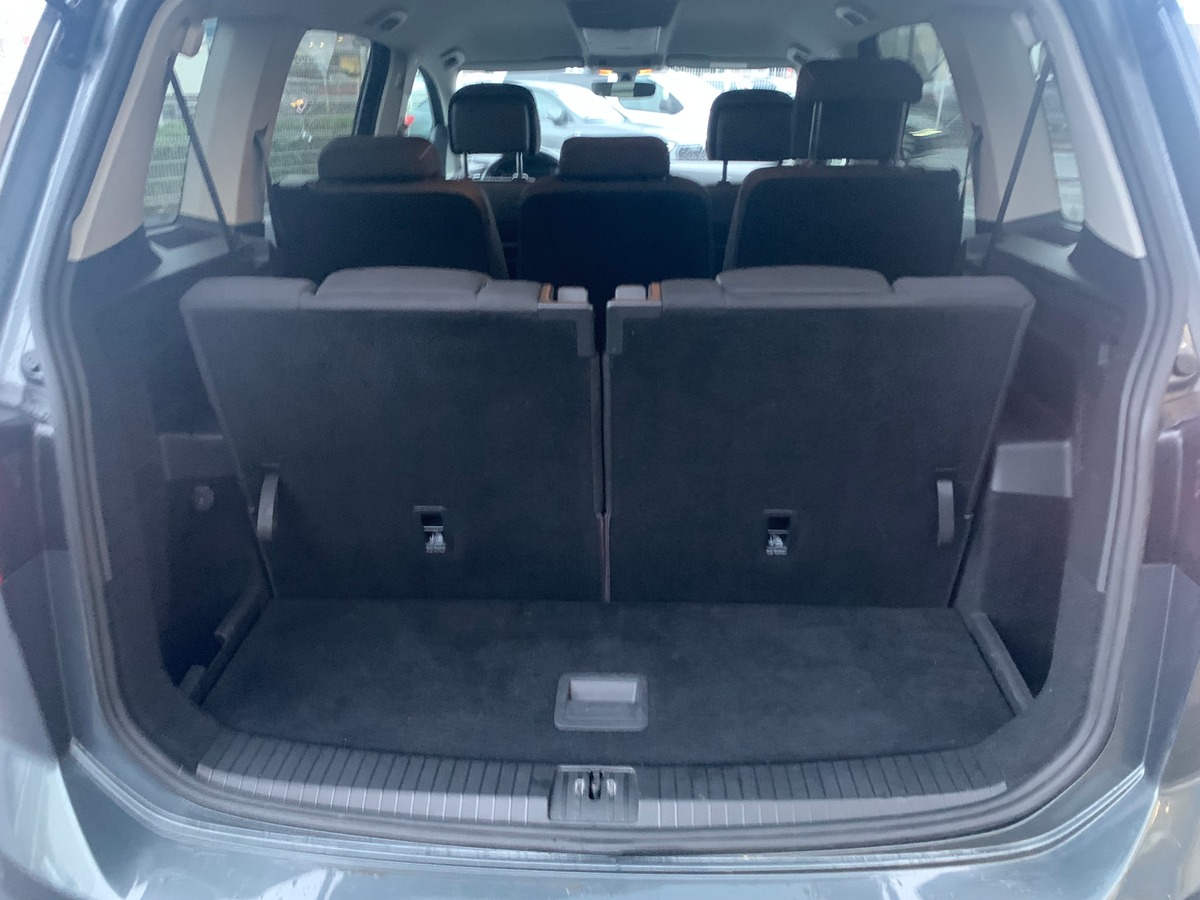 Volkswagen Touran 115 | Connect | 7 Places | Caméra recul | GPS | Bluetooth | Régulateur vitesse