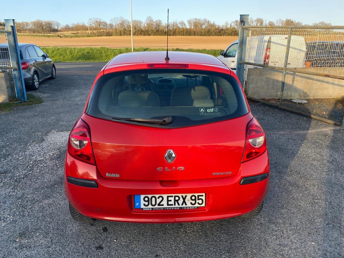 RENAULT Clio III 1ère main 1.5 dci 85cv 200000kms