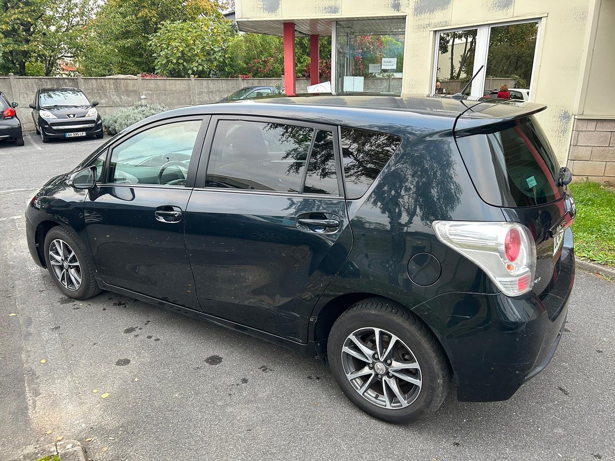 Toyota Verso 112 D-4D 7 place 1er mains