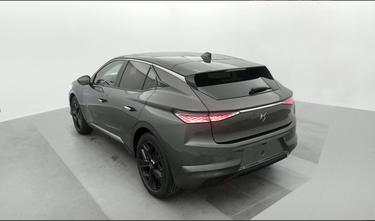 DS DS 4 Hybride 136 e-DCT6 Pallas  Prix catalogue 43 500,00 € TTC