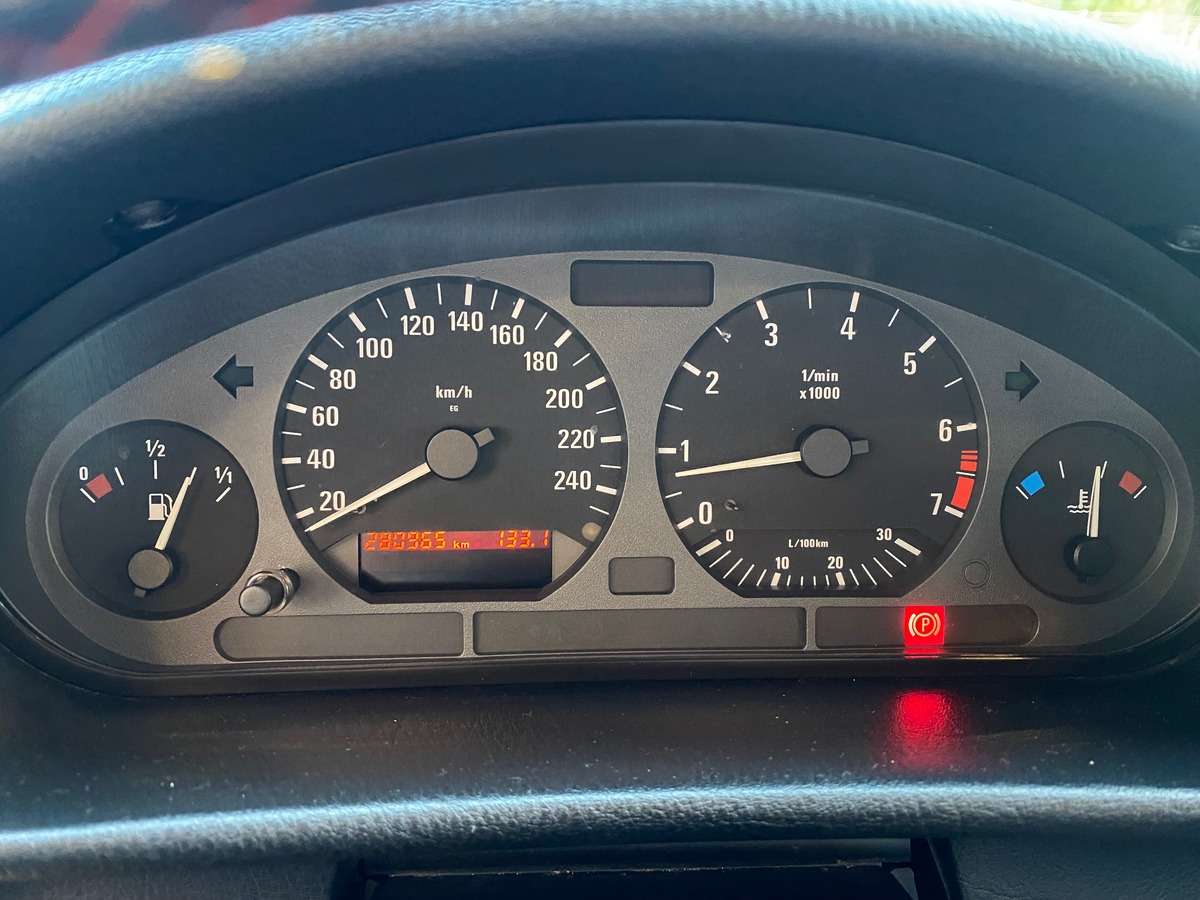 Bmw Série 3 E36 328i Berline Pack M individuel 193cv Toit Ouvrant