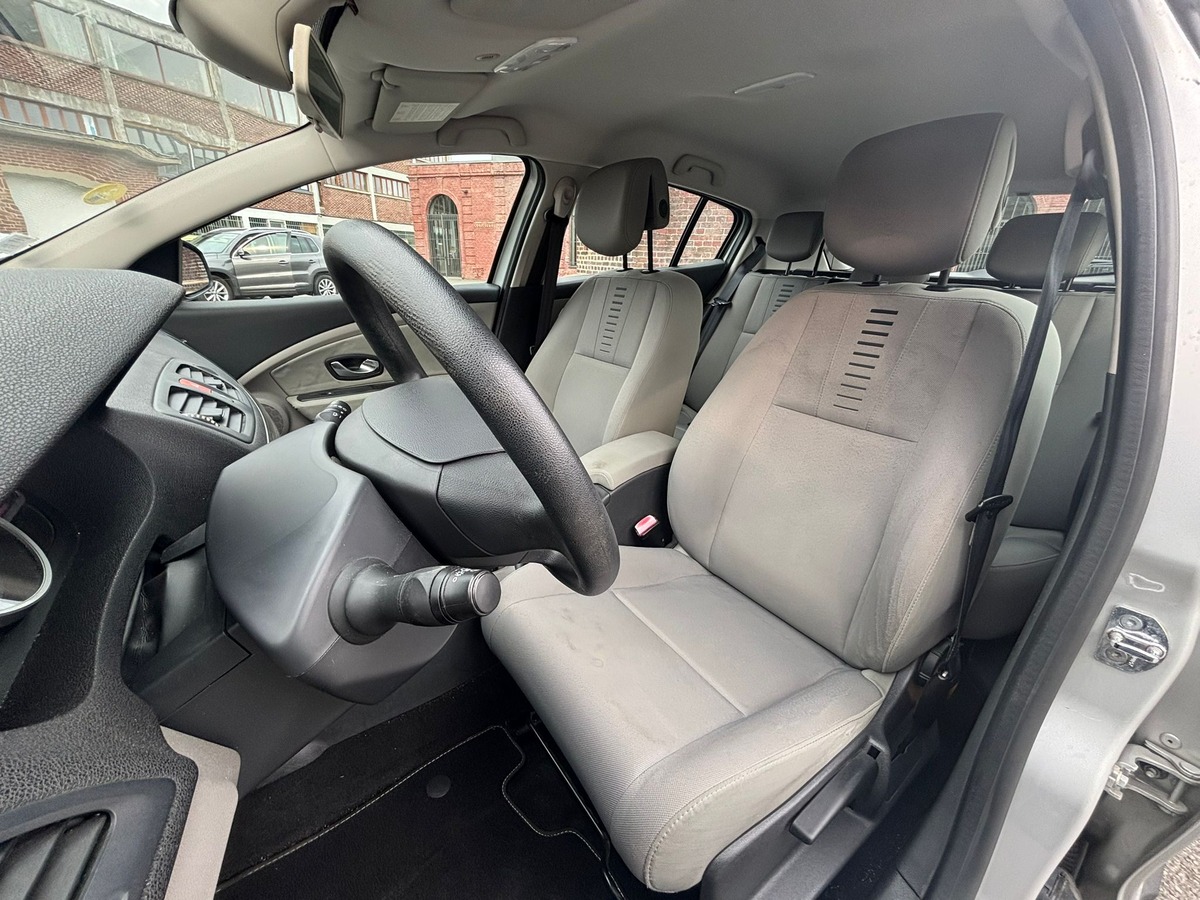 RENAULT Megane III 1.6 E85 110 Expression - Révisée - Garantie
