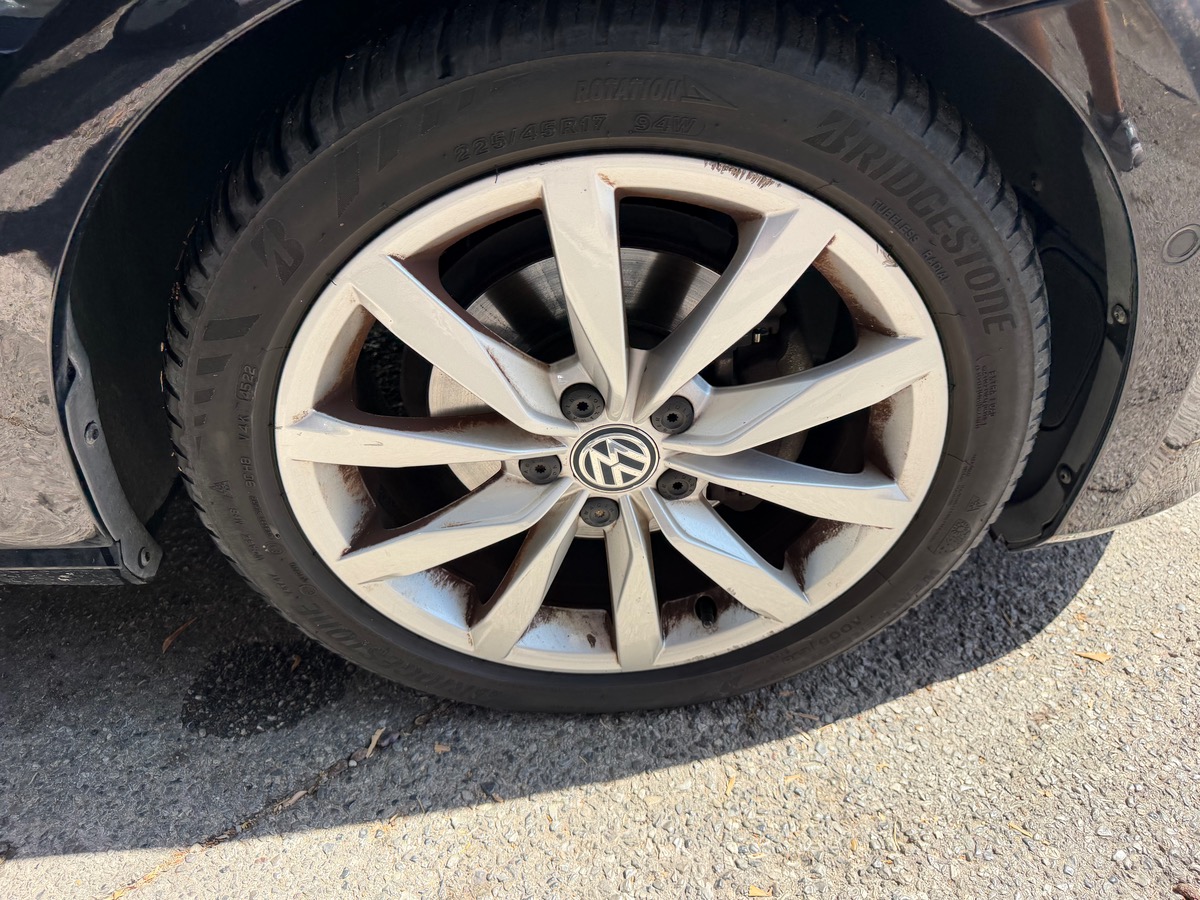 Volkswagen Golf VII SW 1.6 TDI 110 CV / Carat + / Toit Ouvrant / intérieur Cuir / Caméra