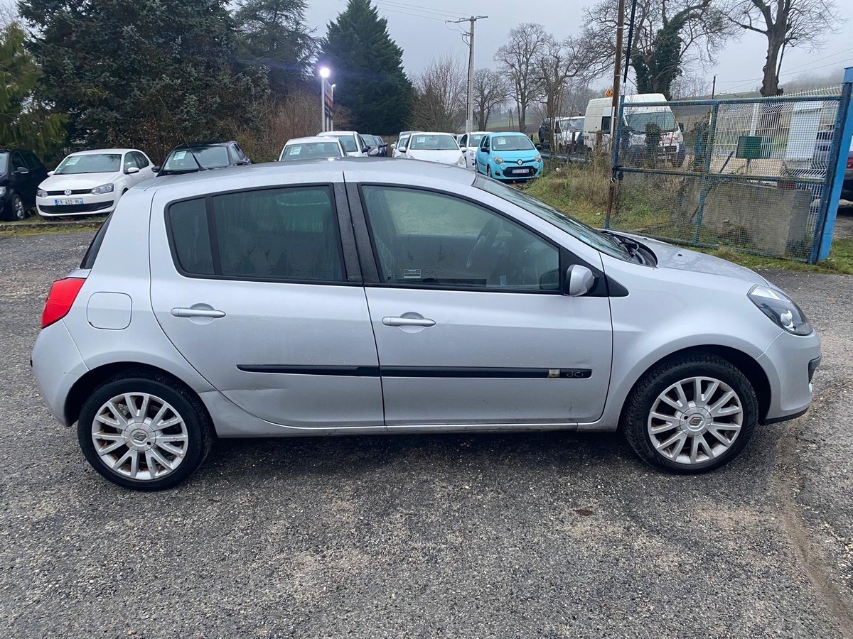 RENAULT Clio 1.5 dci 105cv 11/2006 dynamique 