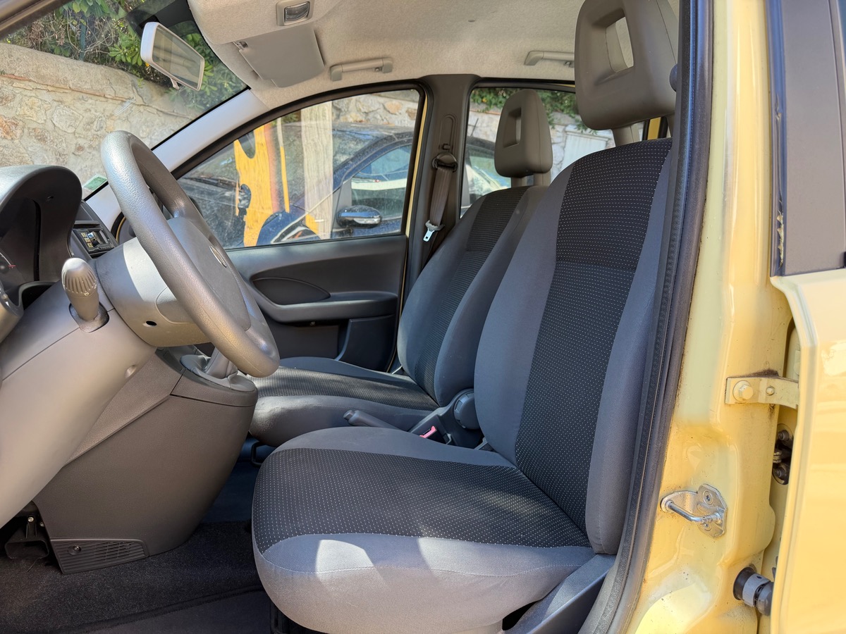 Fiat Panda 1.2 69 CV / 1 er Main / Km Réel / 5 Portes
