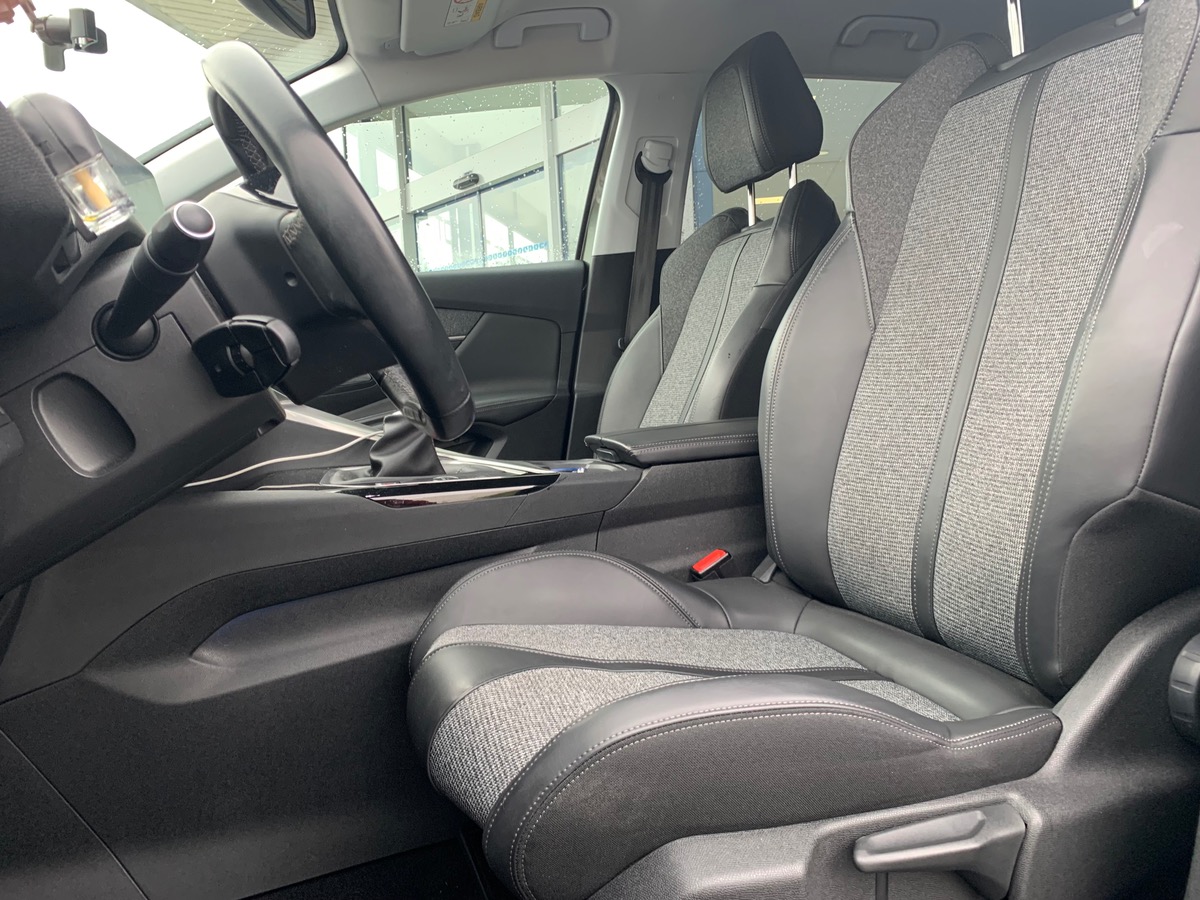 Peugeot 3008 130 ch | Allure business | Mirror link | Caméra recul | Coffre assisté électriquement