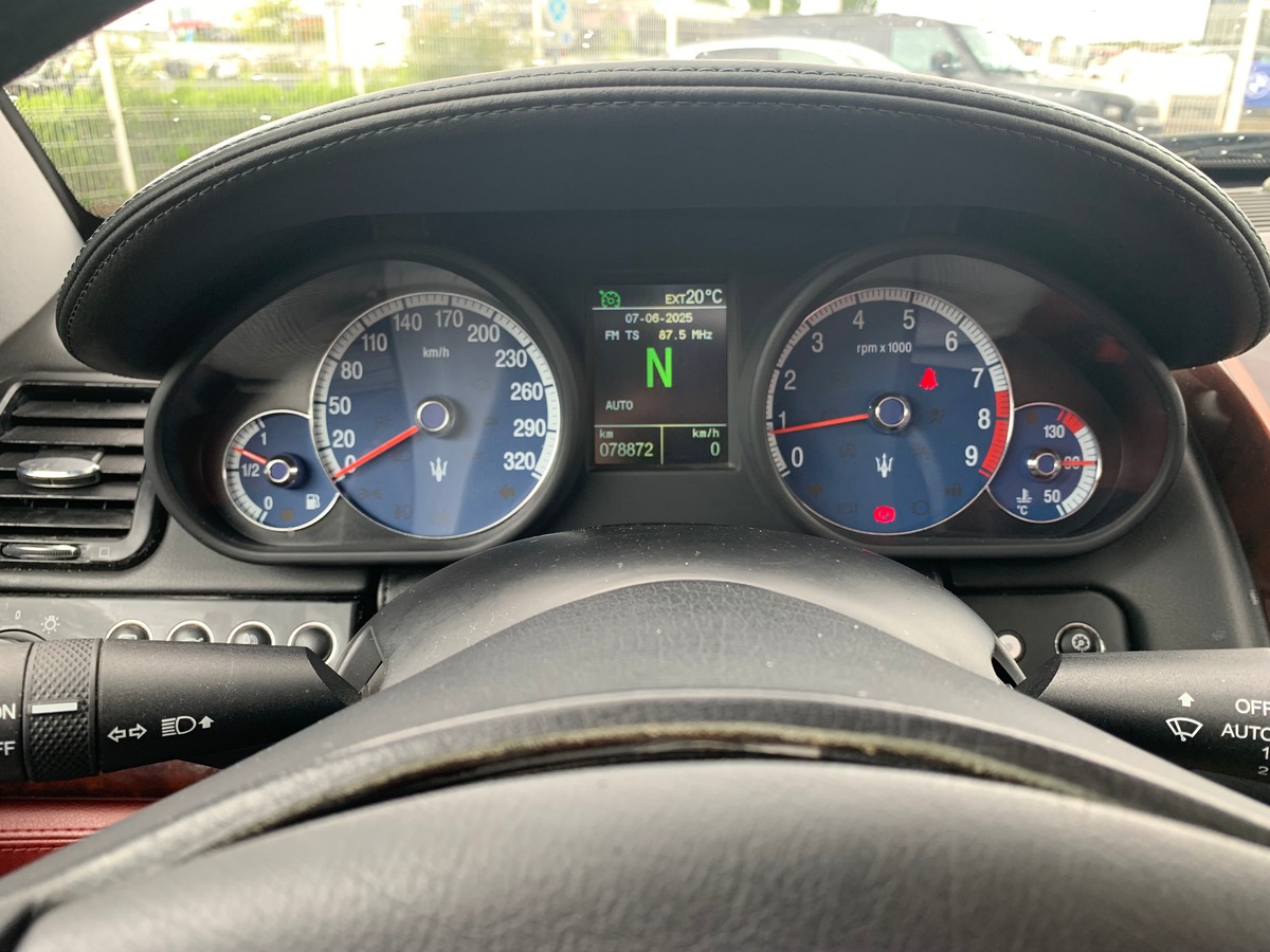Maserati Quattroporte 4.2 | 401 chevaux | GPS | Régulateur de vitesse | Toit ouvrant électrique