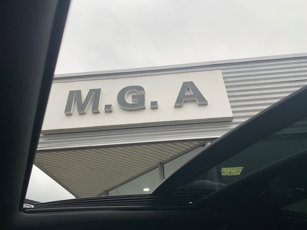 Kia Carens 141 ch | PREMIUM | 7 Places | Phase 2 | Attelage| Toit ouvrant | Caméra de recul | Jantes