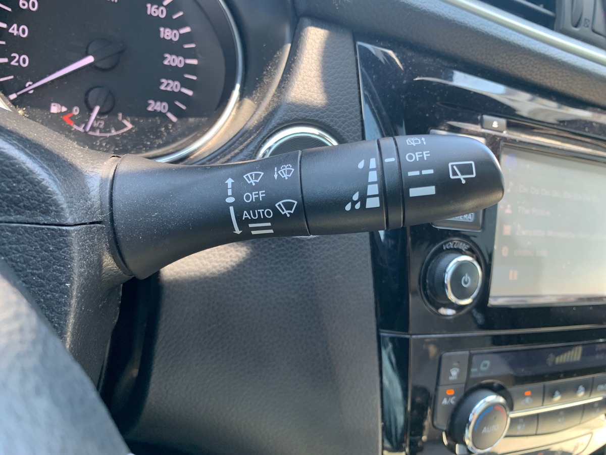 Nissan Qashqai 130 ch | Tekna | Toit panoramique | Caméra de recul | Régulateur vitesse | Attelage