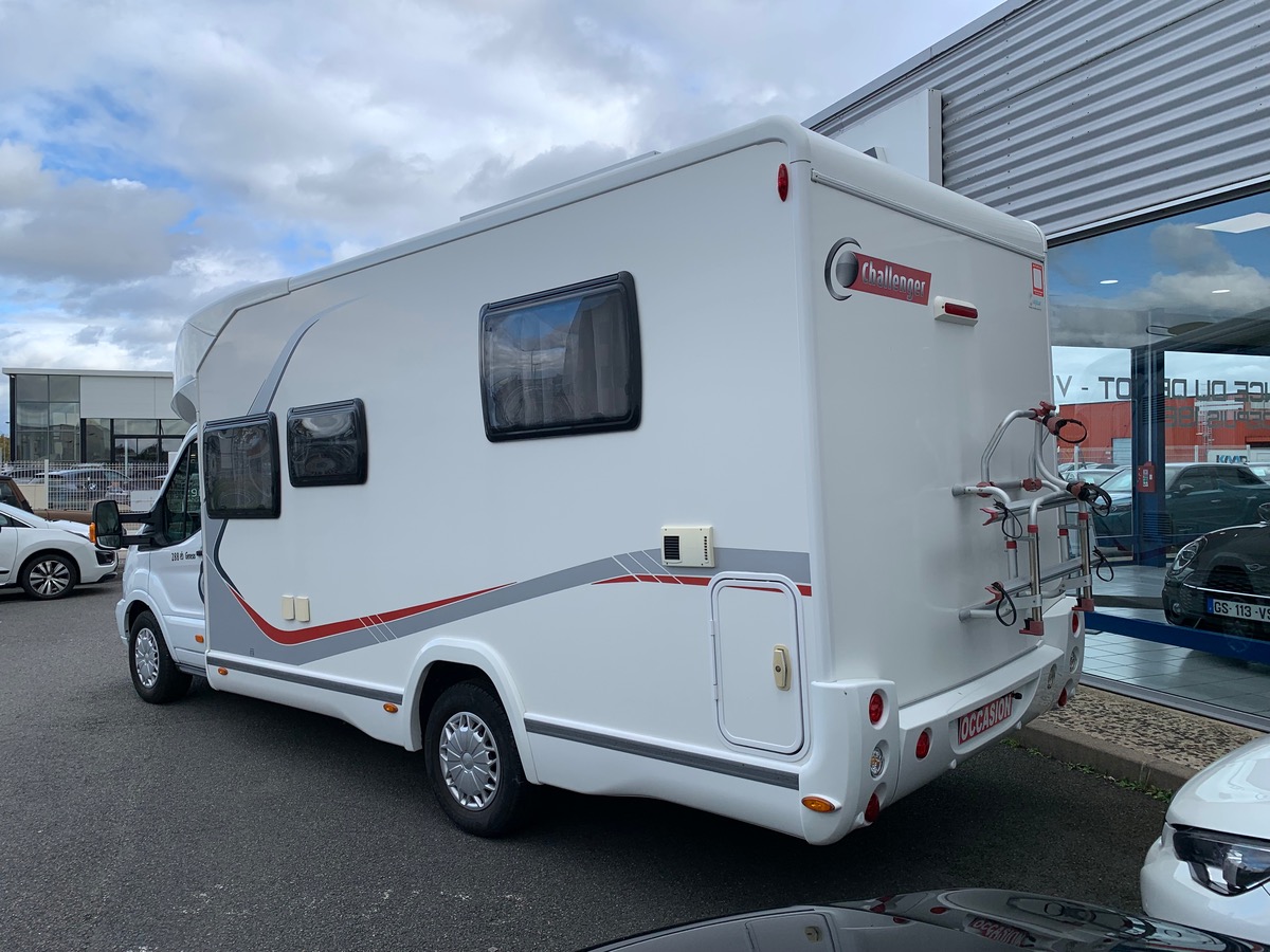 Ford Challenger 155 ch | 2,2 litres | GENESIS 288 EB Profilé | 3 Couchages | Caméra de recul