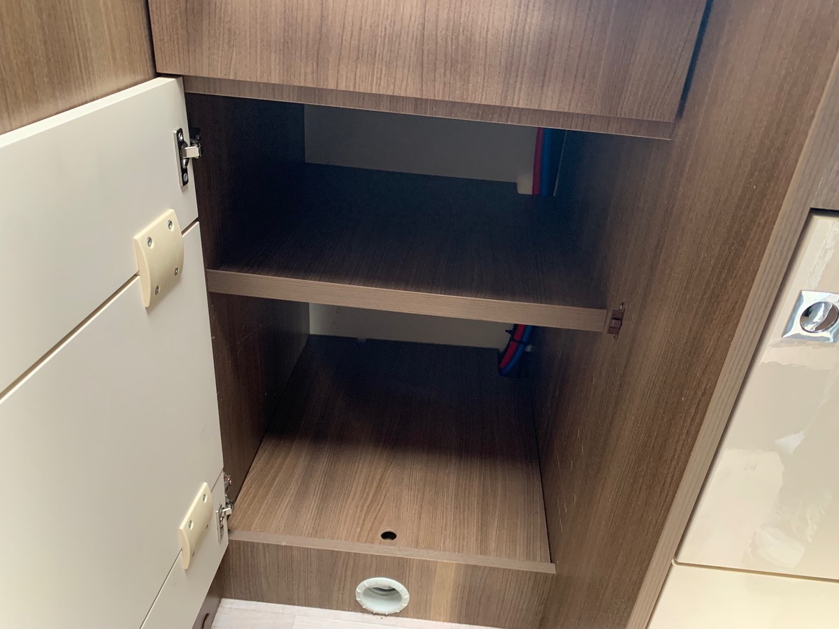 Ford Challenger 155 ch | 2,2 litres | GENESIS 288 EB Profilé | 3 Couchages | Caméra de recul