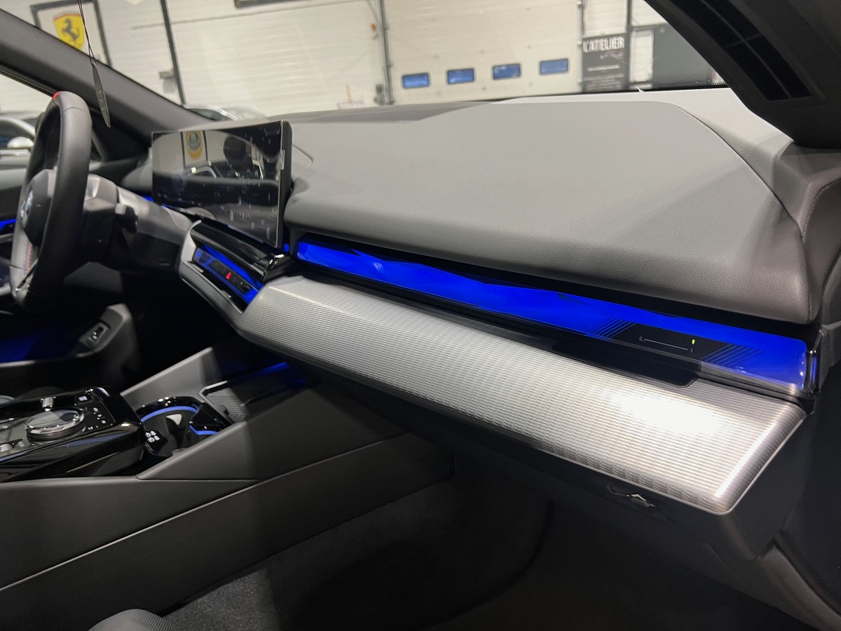 Bmw i5 M60 XDRIVE40 601 BERLINE - 990KM NEUVE / TVA RECUPERABLE g