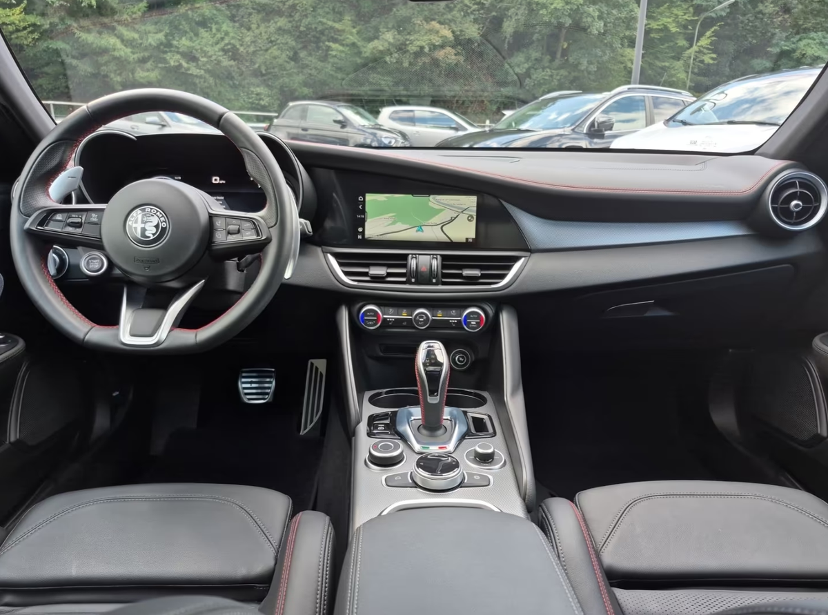 Alfa Romeo Giulia 2.0T 280ch Competizione Q4 AT8 Toit ouvrant Harman-Kardon
