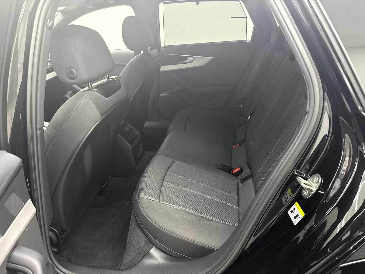 Audi A4 Allroad 40 TDI 204ch Design quattro S tronic 7/Attelage/Caméra/LED