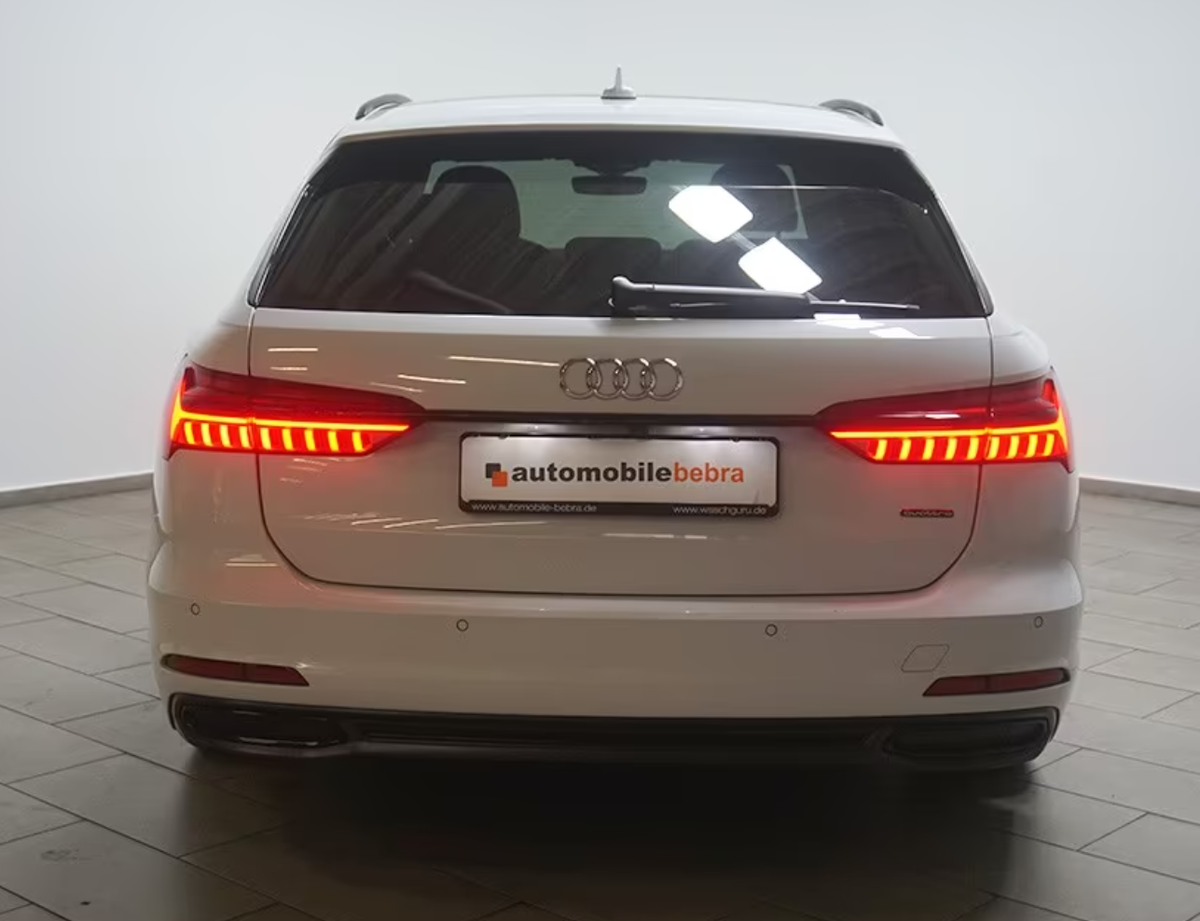 Audi A6 Avant V 40 TDI 204ch S line quattro S tronic 7/Bang&Olufsen/Toit ouvrant/Attelage/Caméra