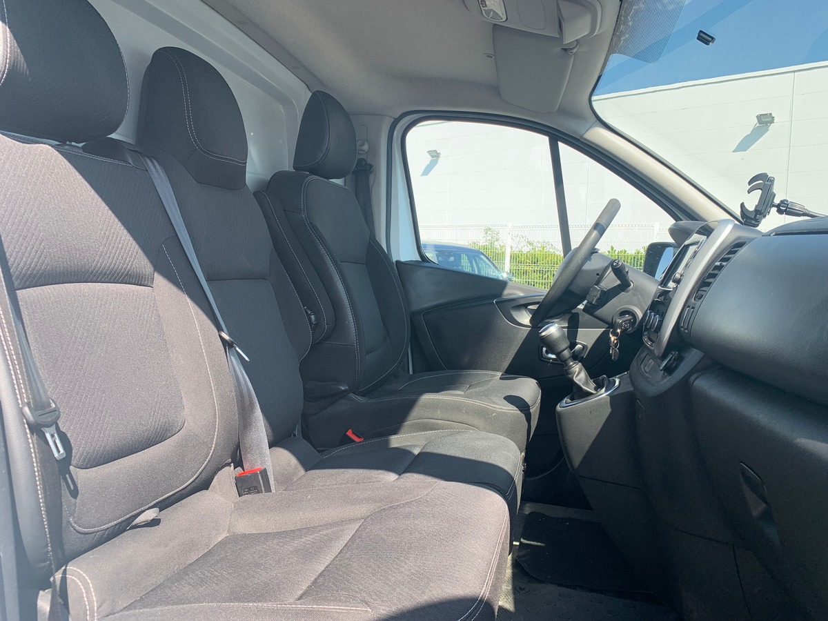 RENAULT Trafic 145 ch | L2 H1 | 3 Places | Régulateur vitesse | GPS | Radar stationnement arrière