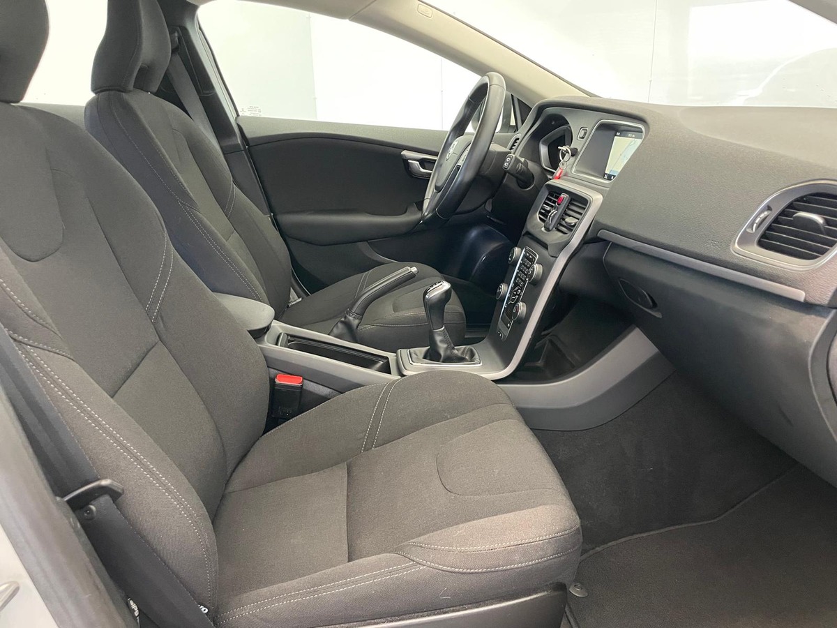 Volvo V40 1.6 D  115 KINETIC  PREMIERE MAIN