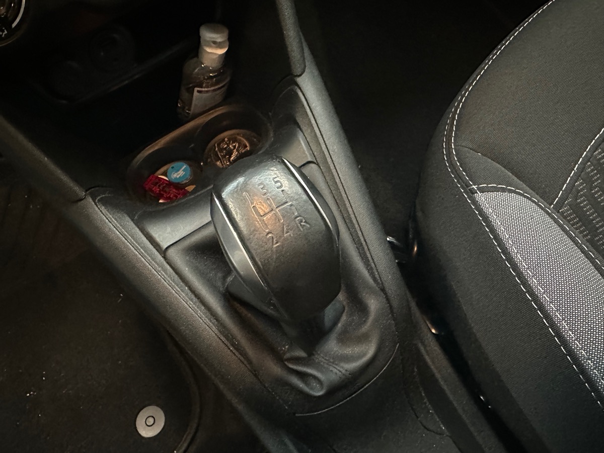 Peugeot 208 1.2 PURETECH 82cv STYLE 5P