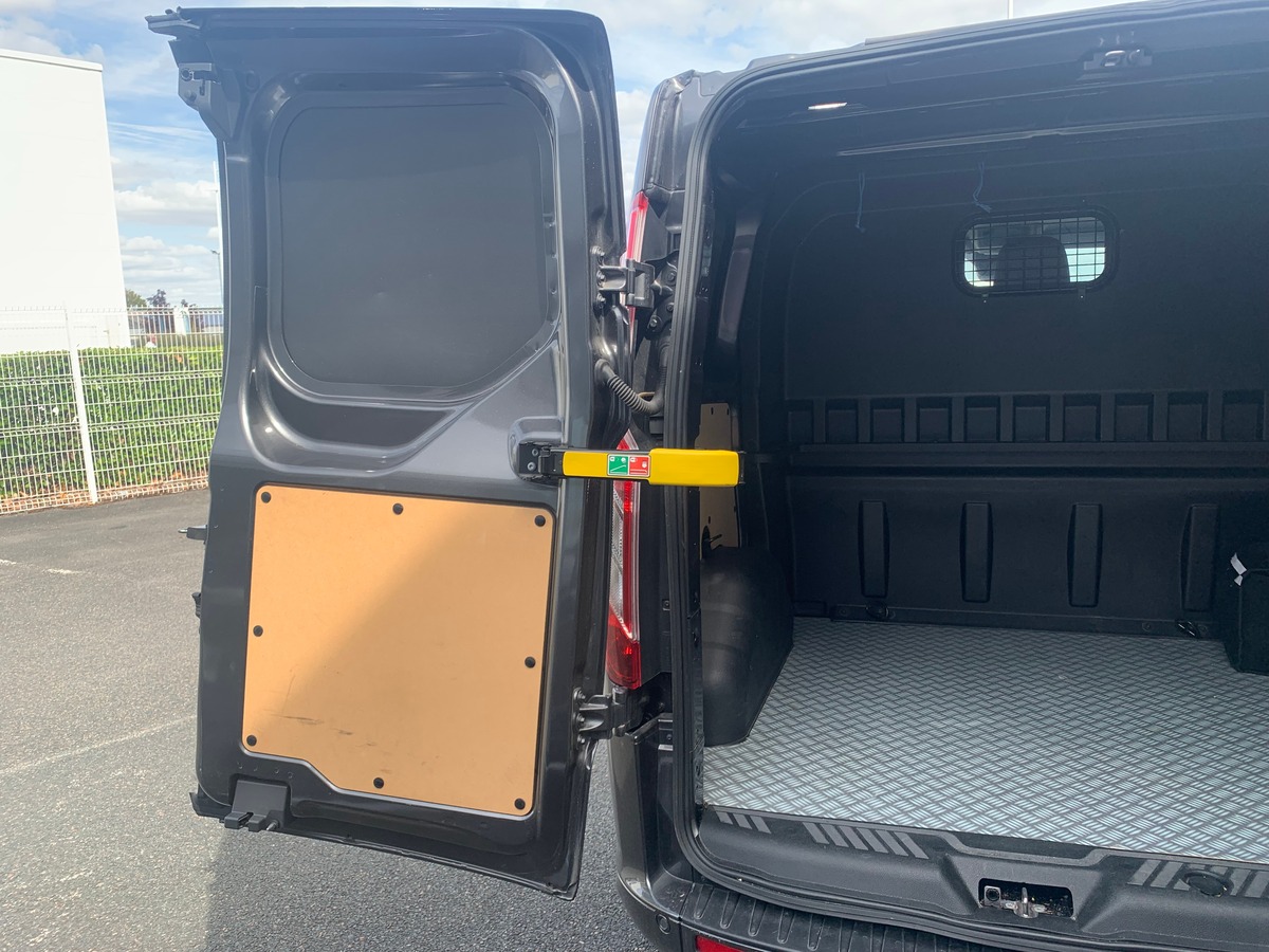 Ford TRANSIT CUSTOM 170 ch | SPORT | 5 Places | L1H1 | Premiére MAIN | Caméra de recul | Attelage