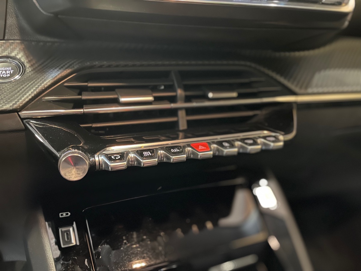 Peugeot 208 e-208 136ch Allure Pack