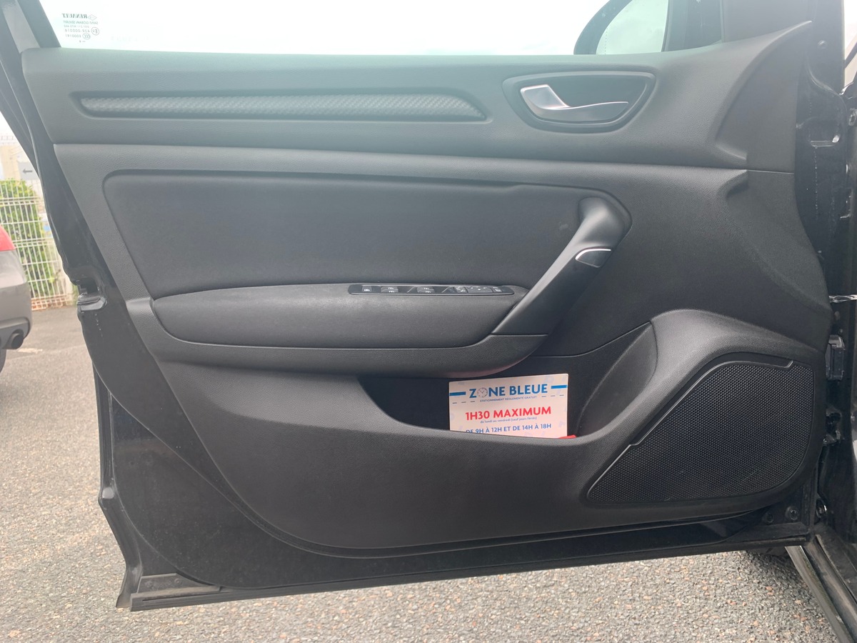 RENAULT Megane IV 100 chevaux | Limited | Caméra de recul | Régulateur de vitesse | GPS | Bluetooth