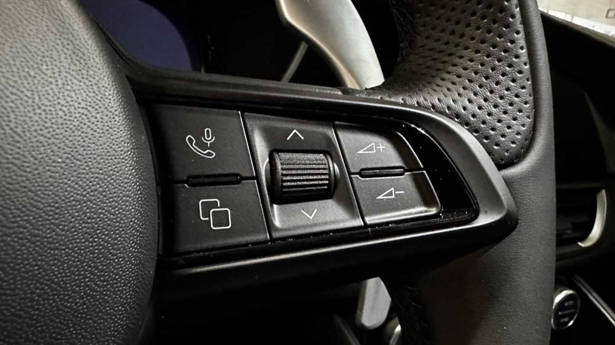 Alfa Romeo Giulia 2.0T 280ch Veloce Q4 AT8 Harman-Kardon Toit ouvrant