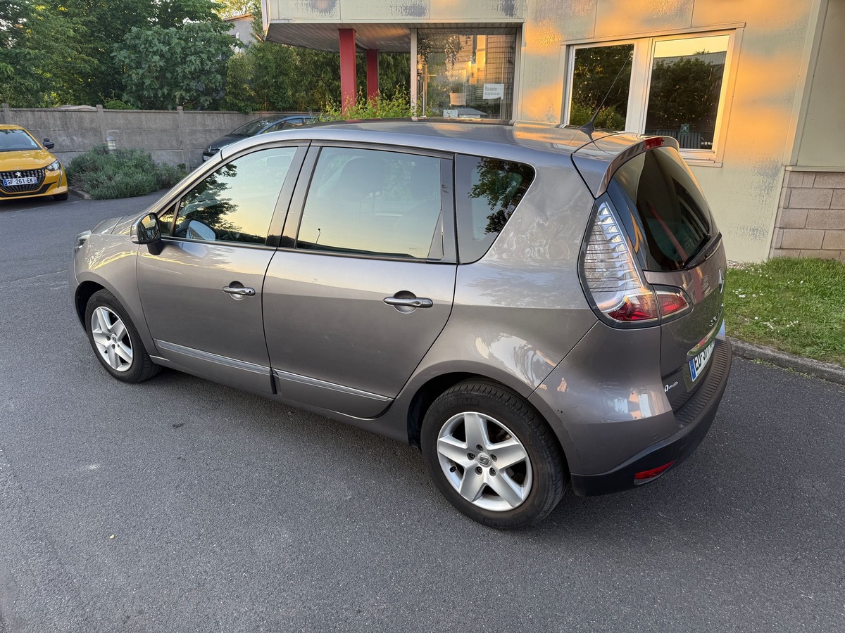 RENAULT Scenic 1.5 DCI 110 CV Zen en 4X 