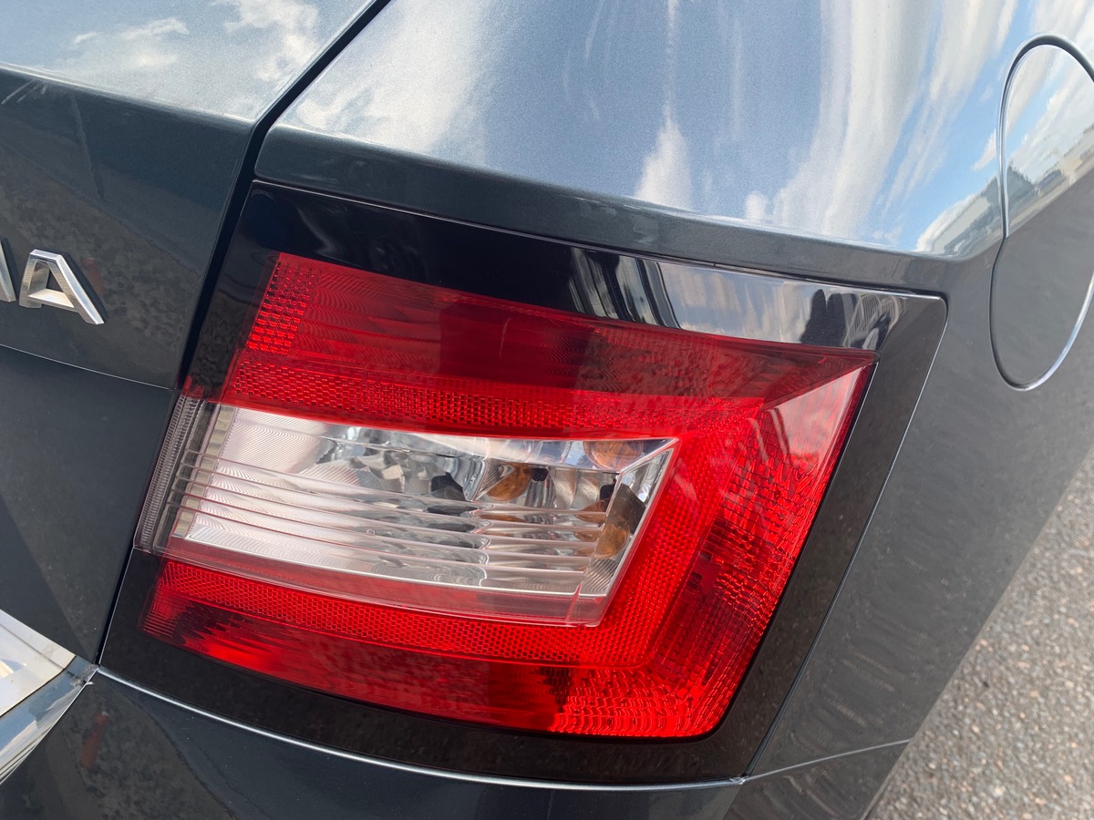 Skoda Fabia 110 ch | MONTE CARLO | Boîte Automatique | Régulateur de vitesse | Caméra de recul