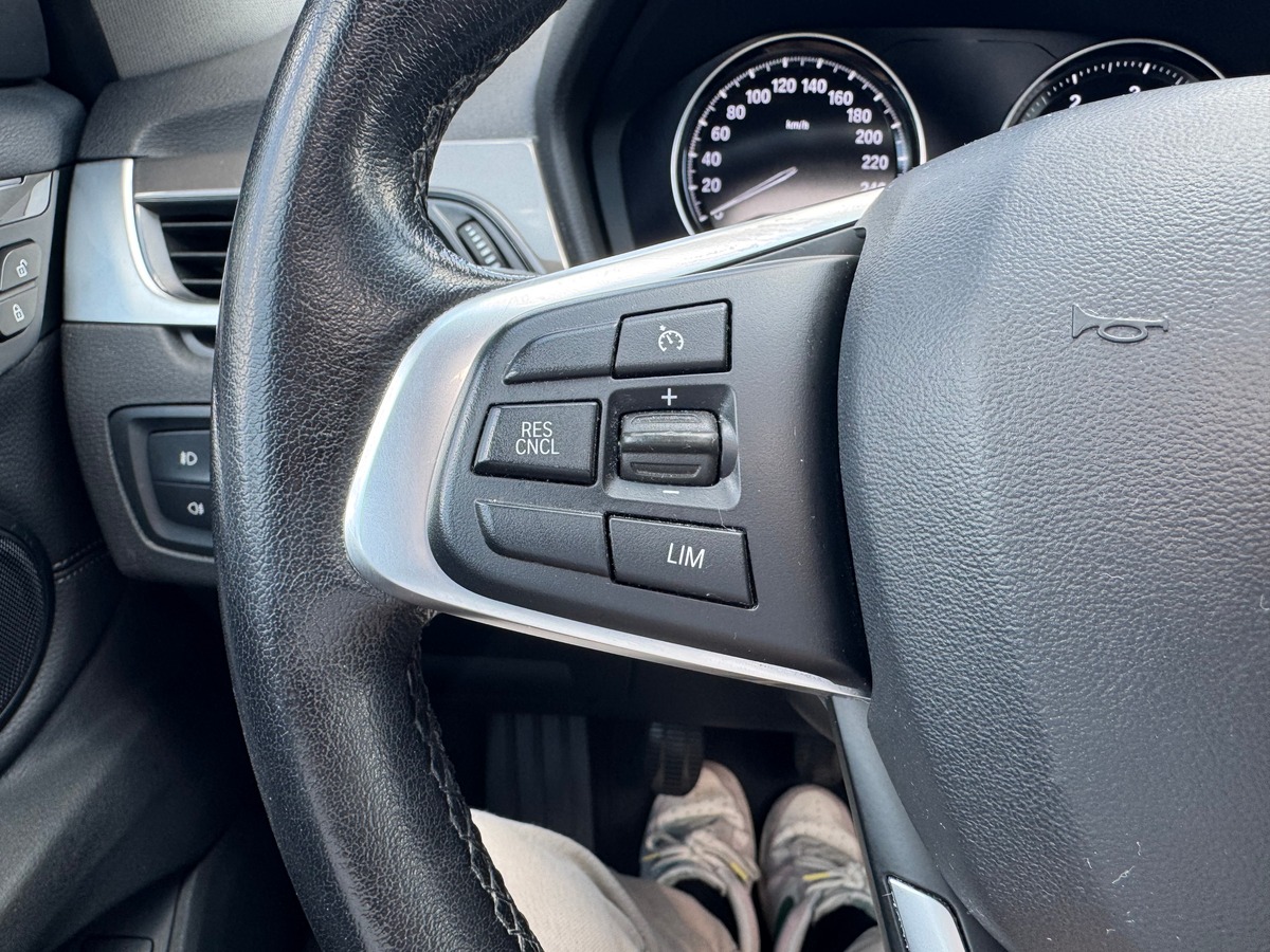 Bmw X1 116 | X-Line sDrive | Toit panoramique | Caméra recul | Régulateur vitesse | Siéges chauffant