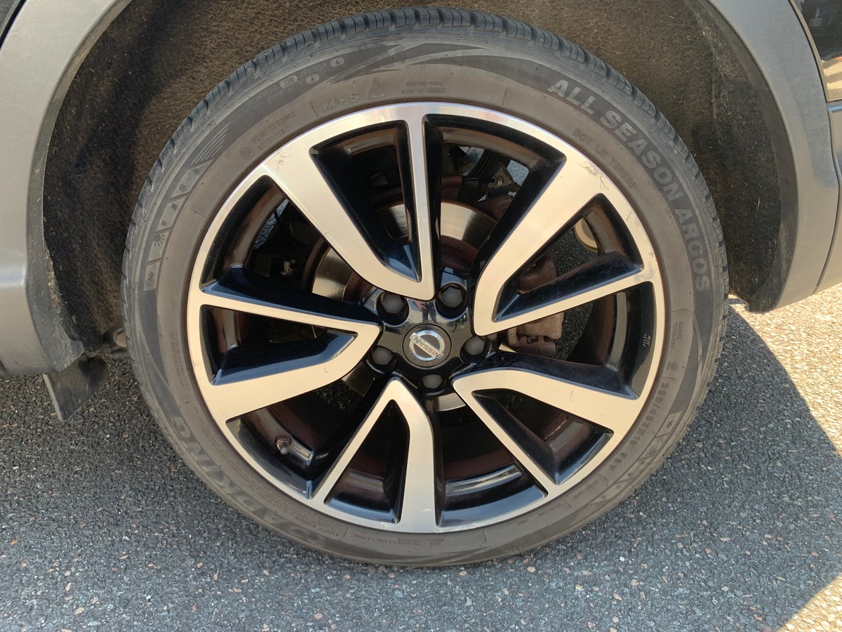 Nissan Qashqai 130 ch | Tekna | Toit panoramique | Caméra de recul | Régulateur vitesse | Attelage