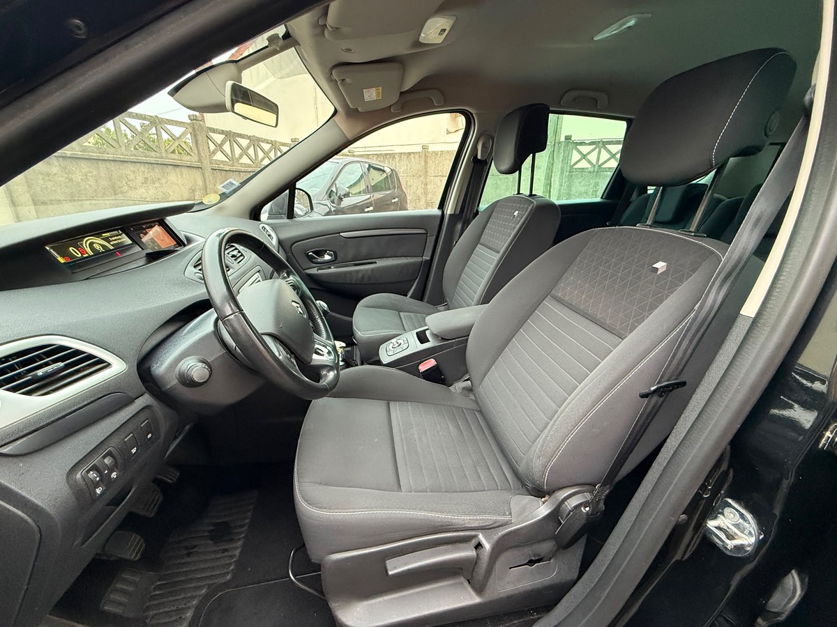 RENAULT Grand Scenic 1.5 DCI 110 CV LIMITED 7 place 1er mains garantie 6 mois