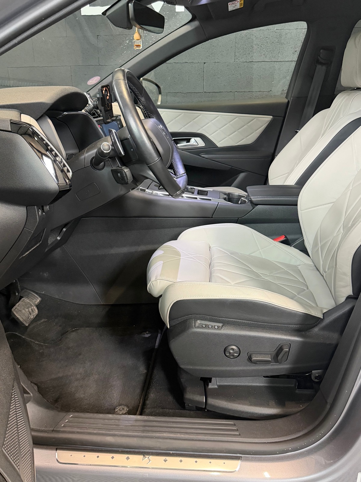 DS DS 7 1.6 180ch EAT8 FINITION RIVOLI