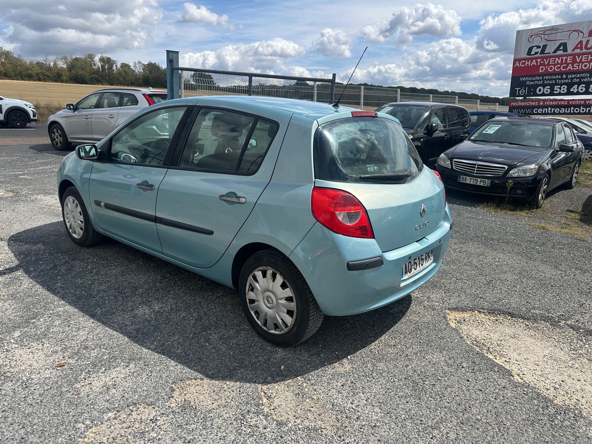 RENAULT Clio III 1.6 16v 110cv boite auto 172075km