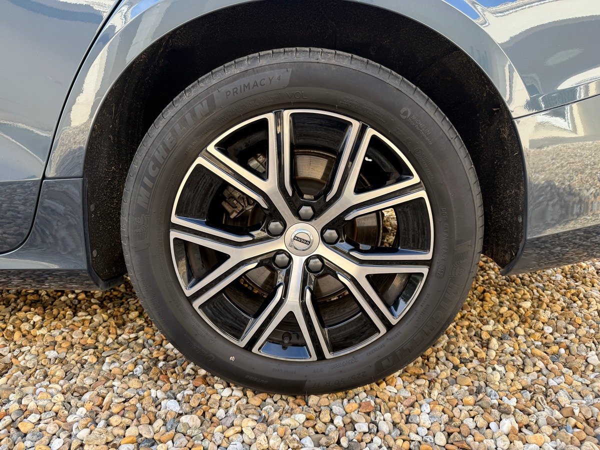 Volvo V60 B4 2.0 Ti 16V Mild Hybrid DCT7 197 cv