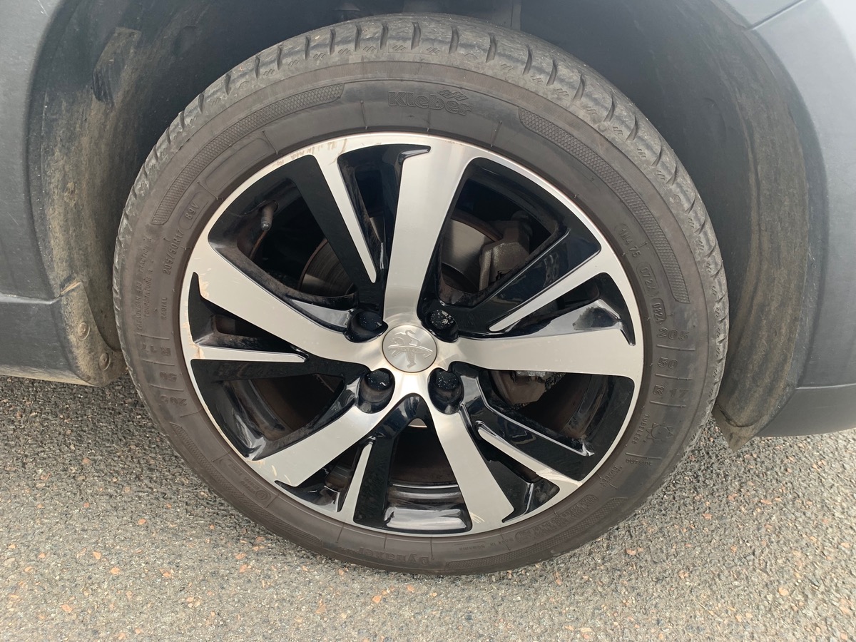 Peugeot 2008 GT LINE | 120 CHEVAUX | Caméra recul | Boite Automatique |  Garantie 20/12/2025