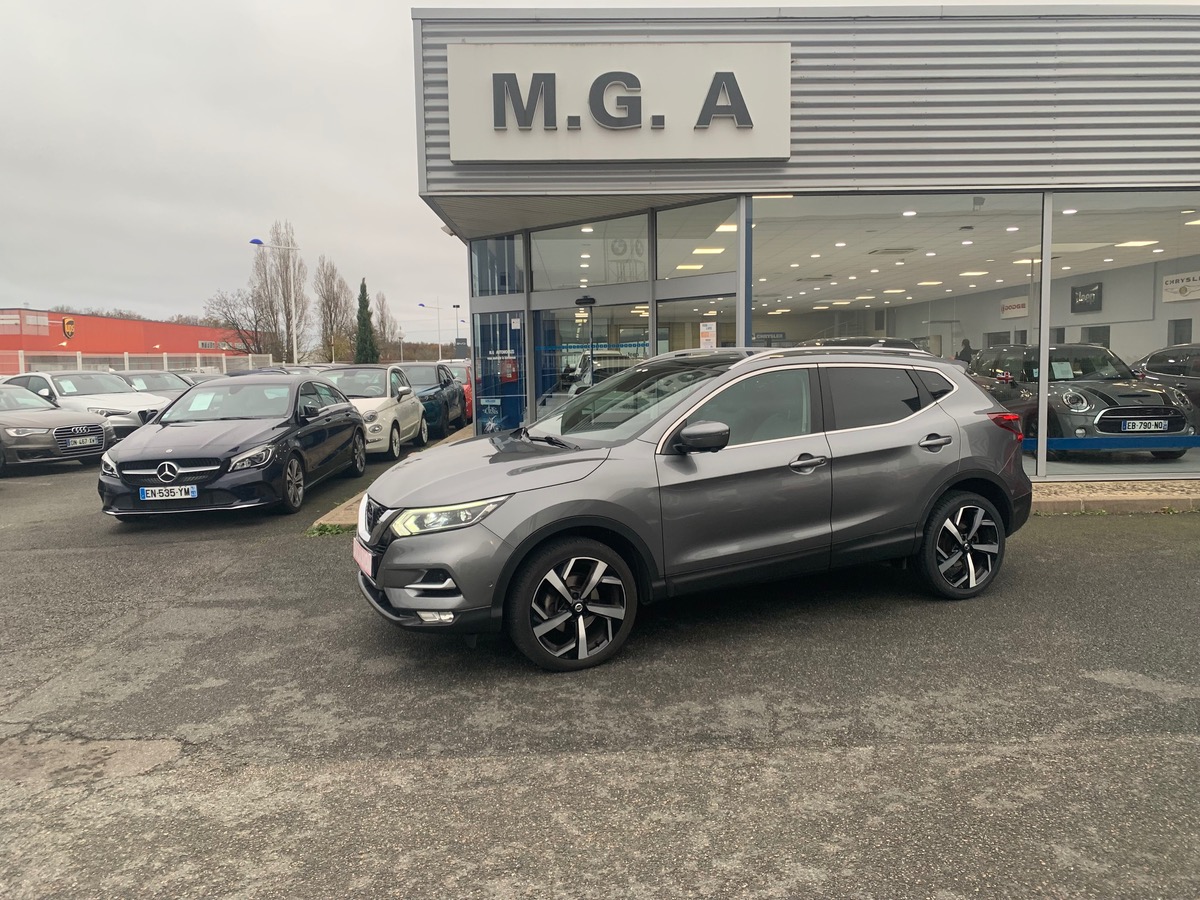 Nissan Qashqai 130 ch | Tekna | Toit Panoramique | Caméra 360° | GPS | Attelage | Barres de Toit
