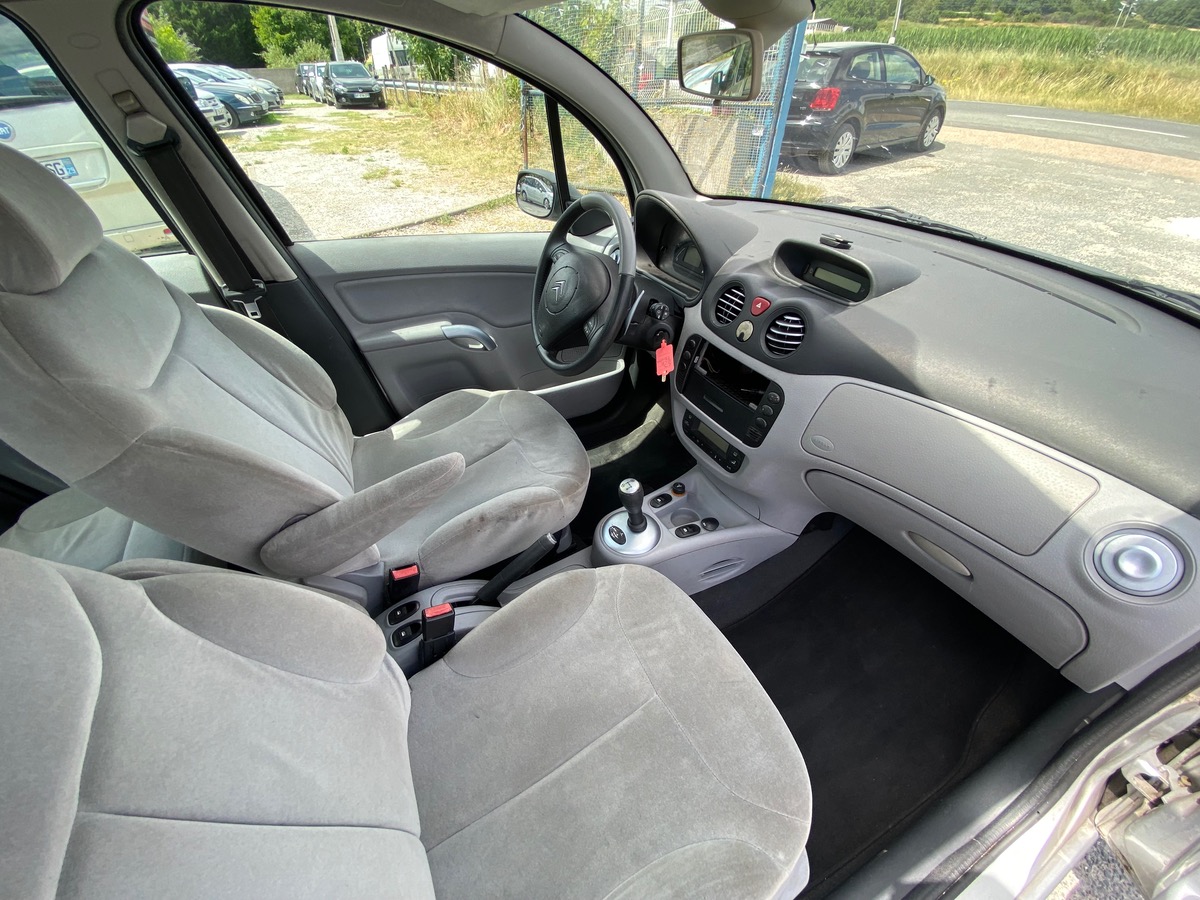 Citroën C3 1.4i 90cv boite auto 114055km nous sommes ouvert ce lundi 14